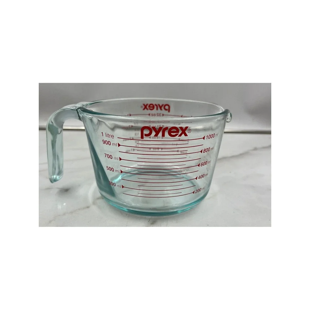 Pyrex 4 Cup Glass Measuring Cup 32 oz 1 Liter Red Lettering Made in USA